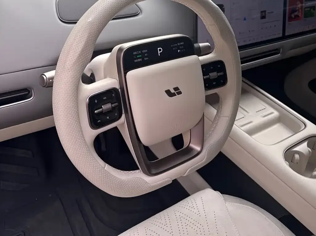 Li Auto Li i6 — фото 4