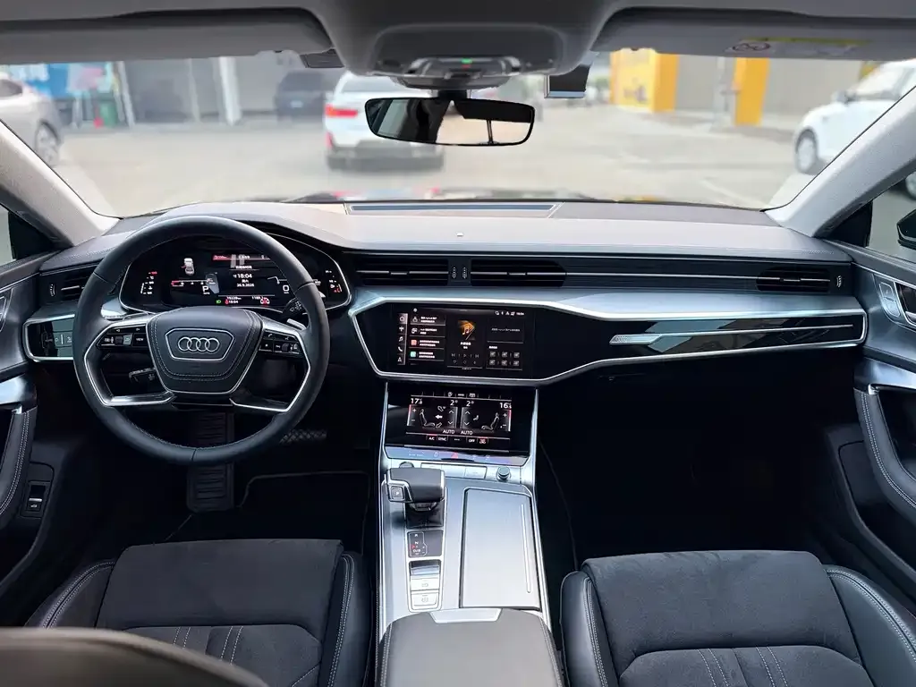 Audi A7L — фото 9