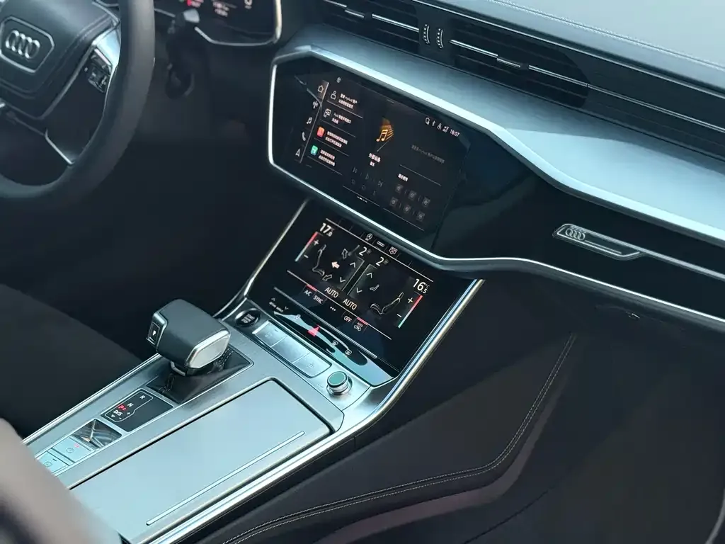 Audi A7L — фото 5