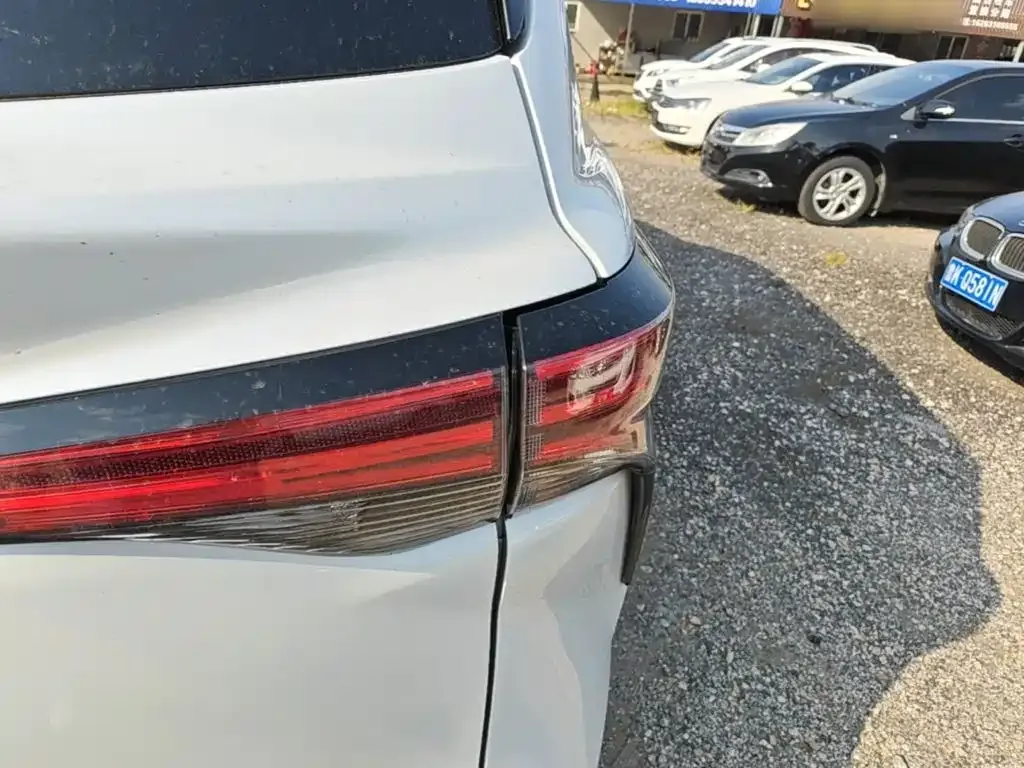 Toyota Sienna — фото 2