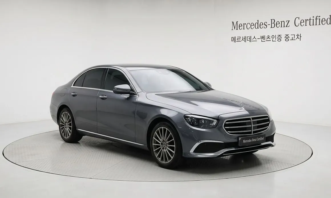 Mercedes-Benz E-Class — фото 1