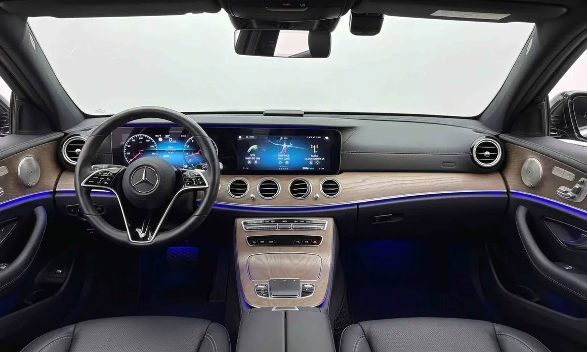 Mercedes-Benz E-Class — фото 10