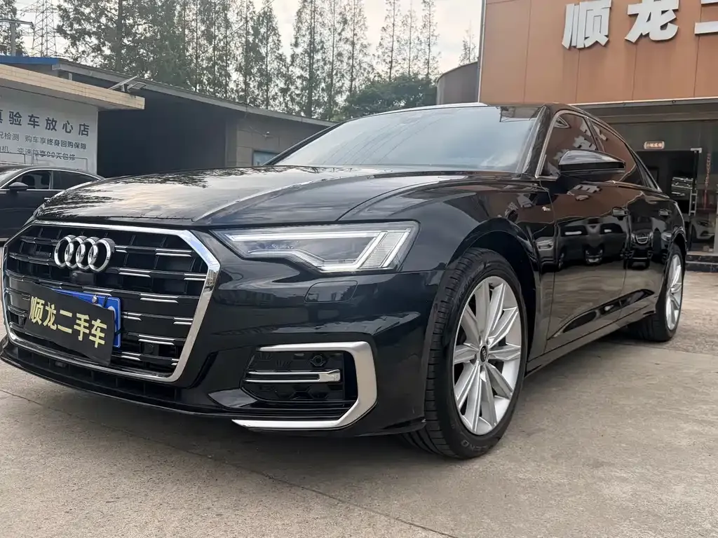 Audi A6L — фото 1