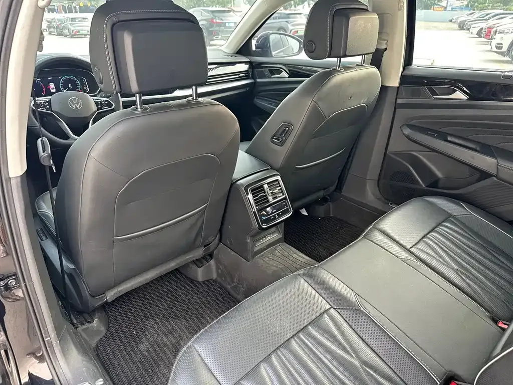 Volkswagen Passat — фото 10