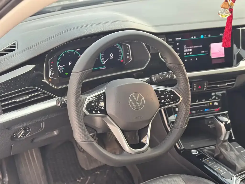 Volkswagen Passat — фото 8