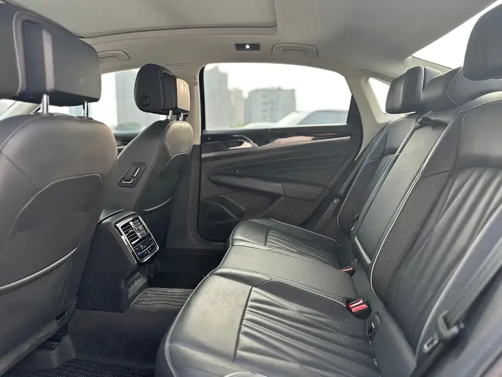 Volkswagen Passat — фото 4