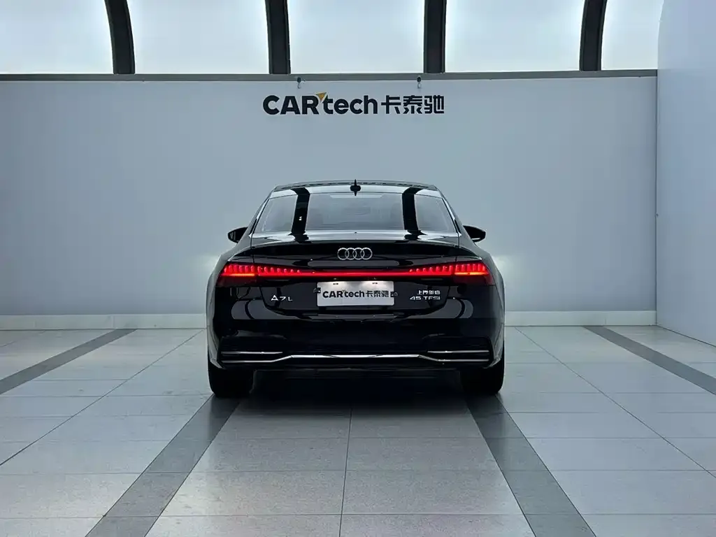 Audi A7L — фото 5