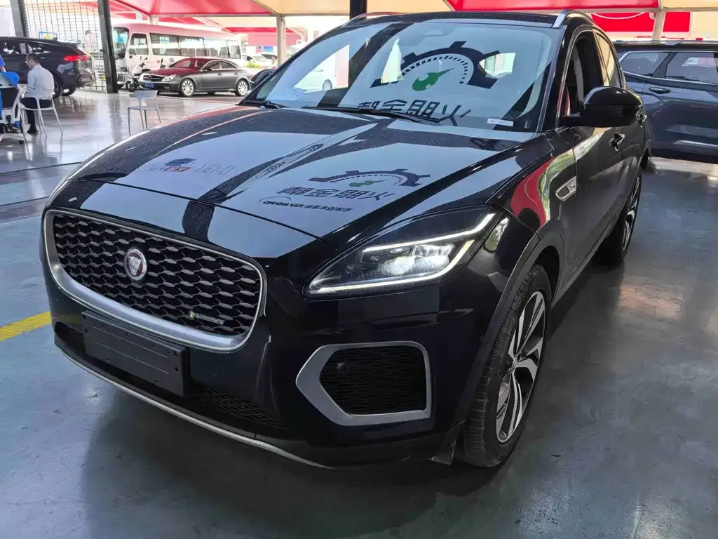 Jaguar E-PACE — фото 1