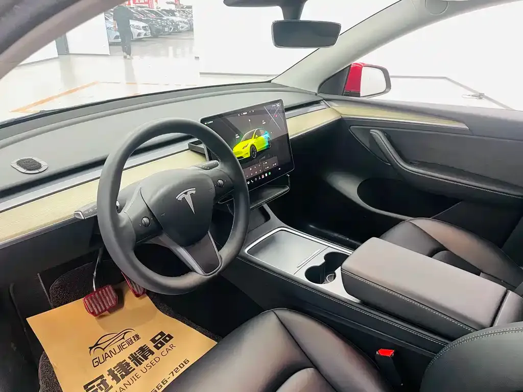 Tesla Model Y — фото 4