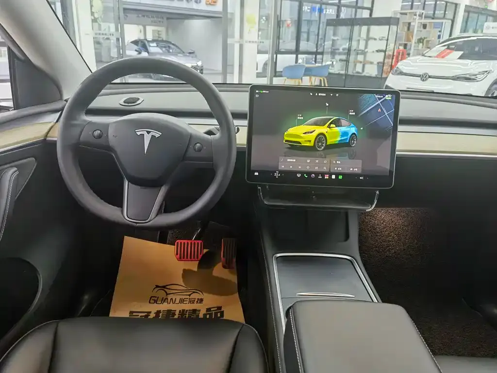 Tesla Model Y — фото 5