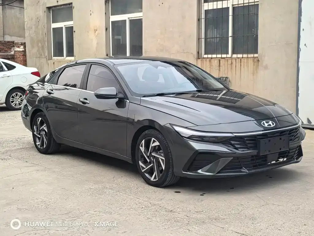 Hyundai Elantra — фото 7