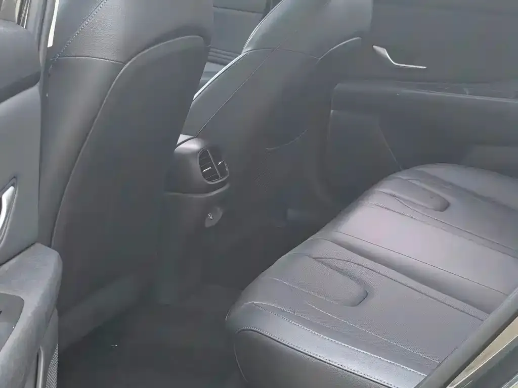 Hyundai Elantra — фото 4