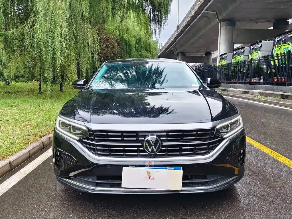 Volkswagen Passat — фото 8