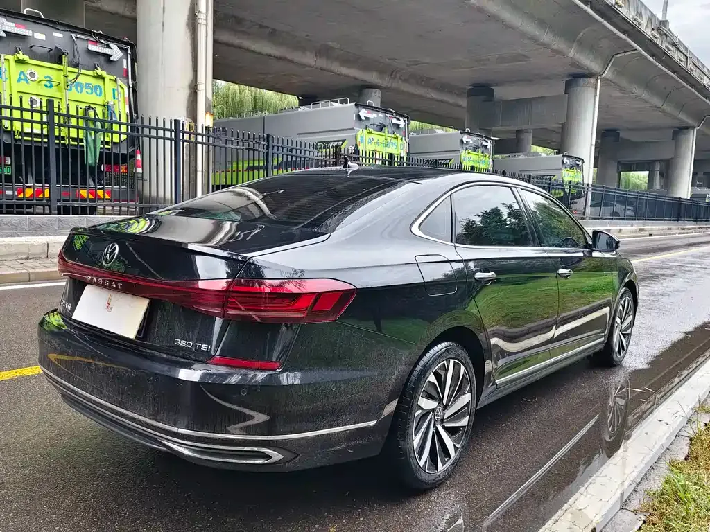 Volkswagen Passat — фото 7