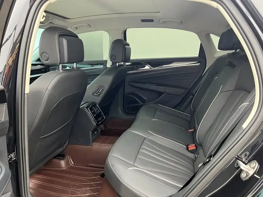 Volkswagen Passat — фото 5