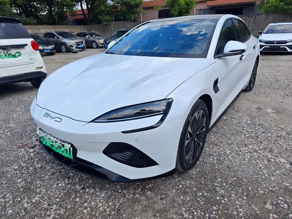 BYD Seal — фото 1