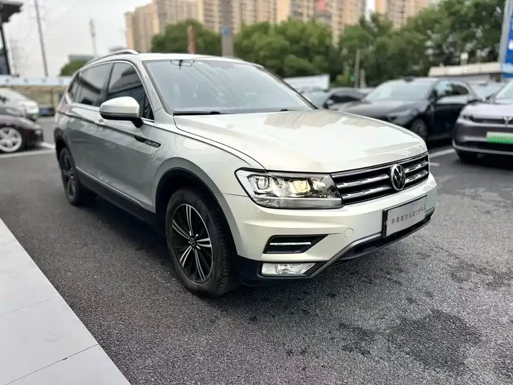 Volkswagen Tiguan L — фото 5