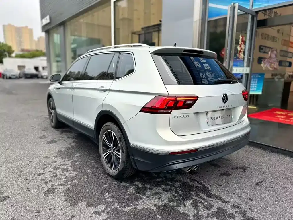 Volkswagen Tiguan L — фото 8