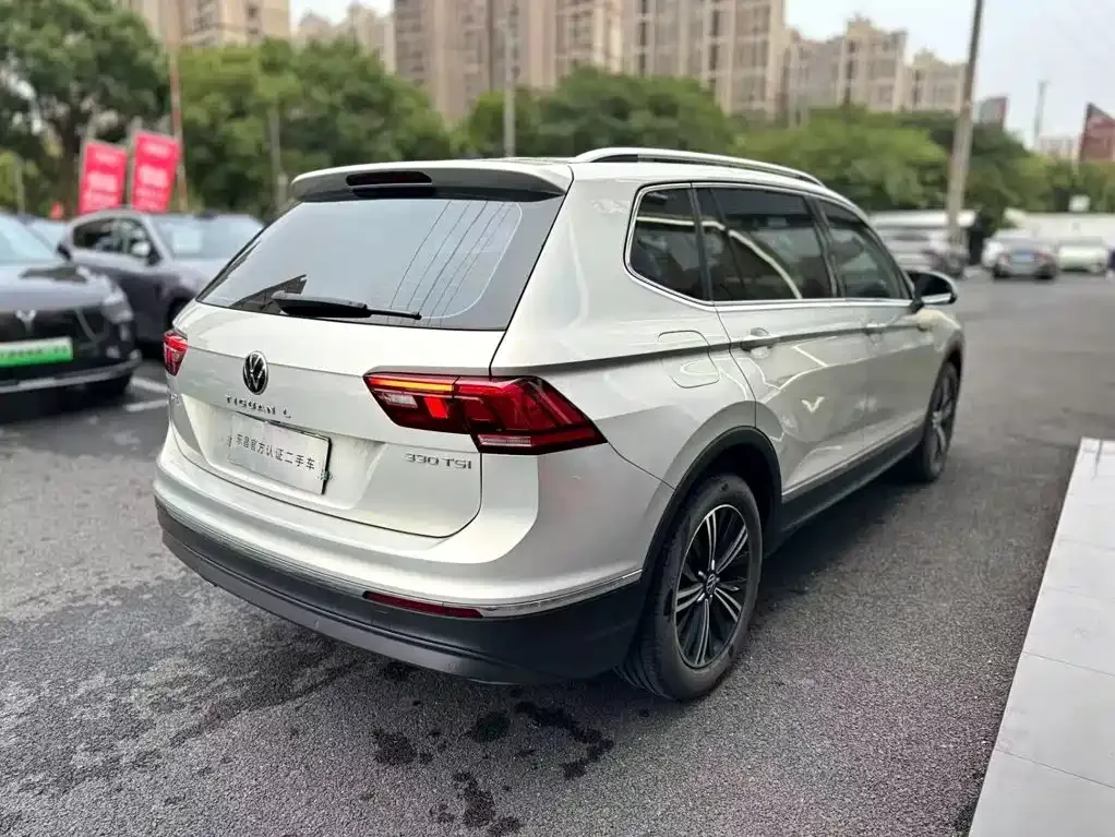 Volkswagen Tiguan L — фото 3