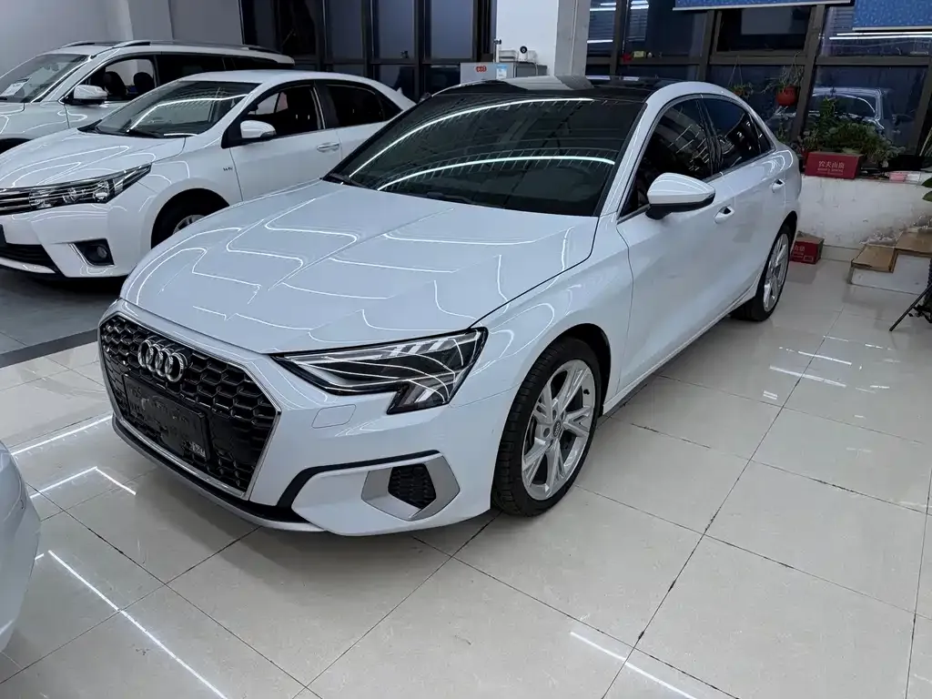 Audi A3 — фото 1