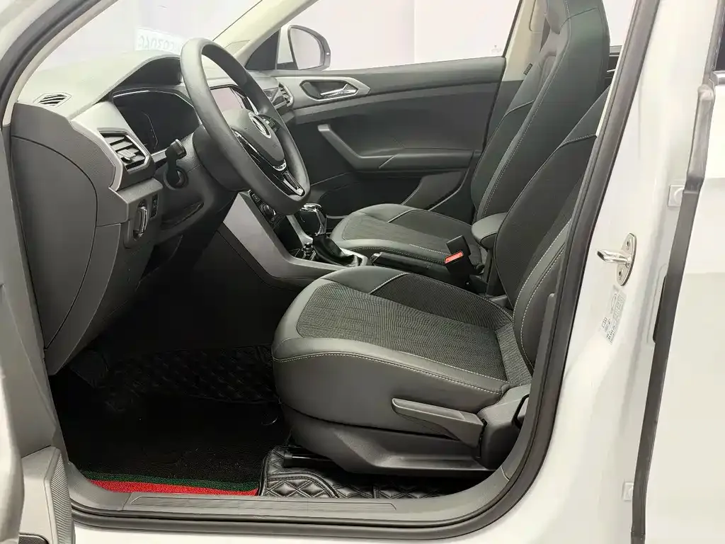 Volkswagen T-Cross — фото 6