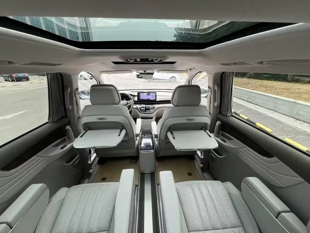 Roewe iMAX8 — фото 4