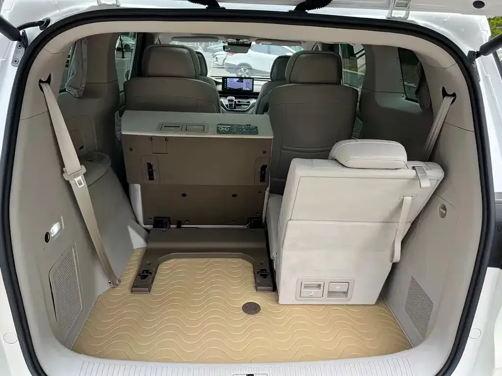 Roewe iMAX8 — фото 2