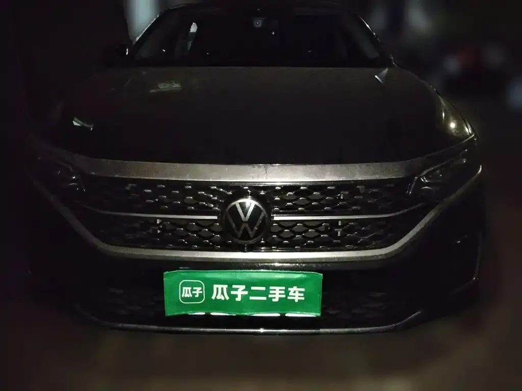 Volkswagen Passat — фото 1