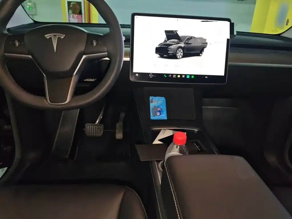 Tesla Model Y — фото 3