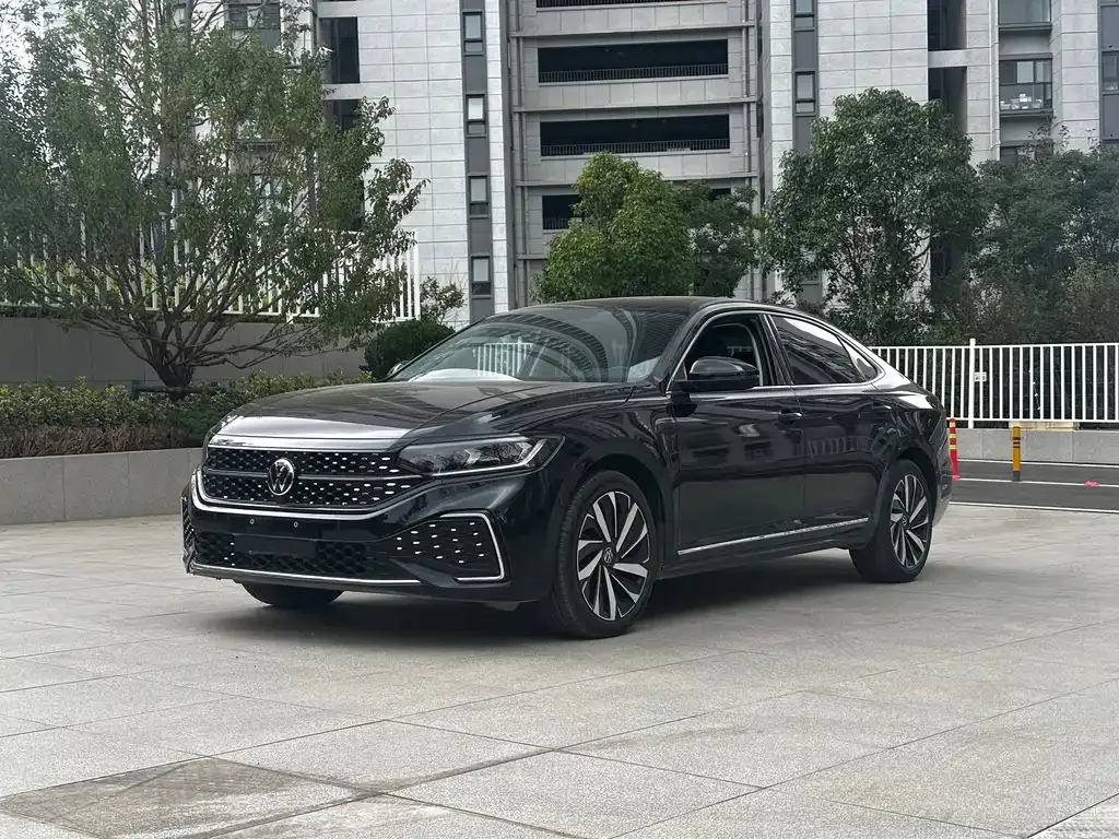 Volkswagen Passat — фото 1