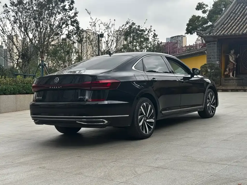 Volkswagen Passat — фото 10