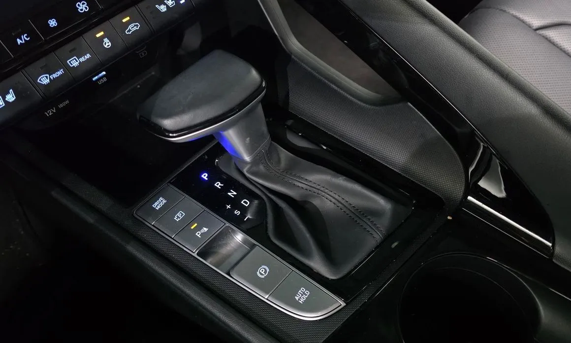 Hyundai AVANTE — фото 9