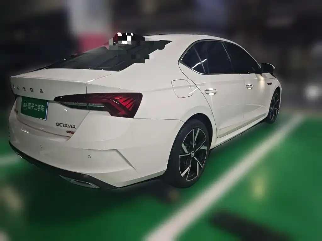 Skoda Octavia — фото 6