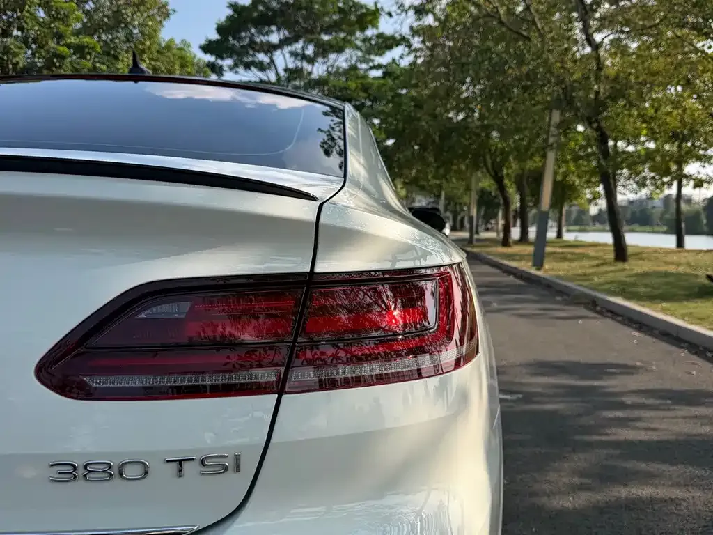 Volkswagen CC — фото 3