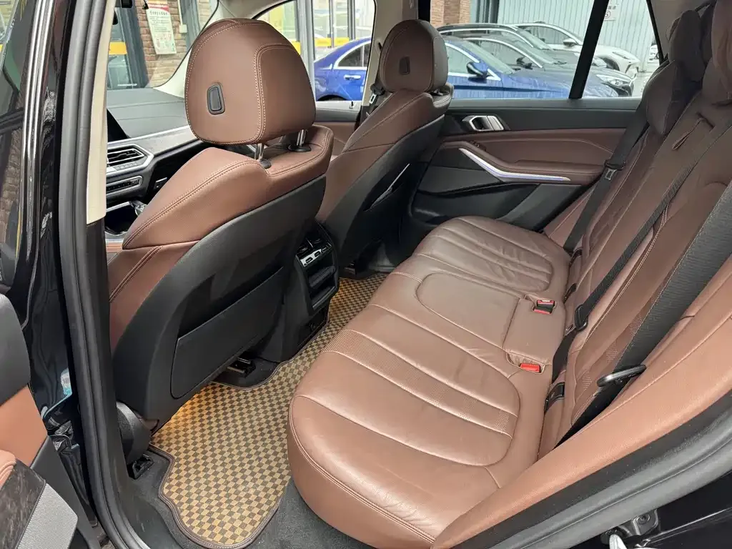 BMW X5 (Import) — фото 6
