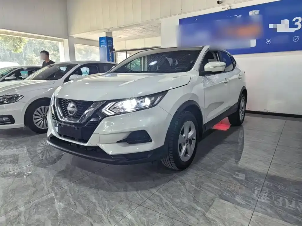 Nissan Qashqai — фото 1