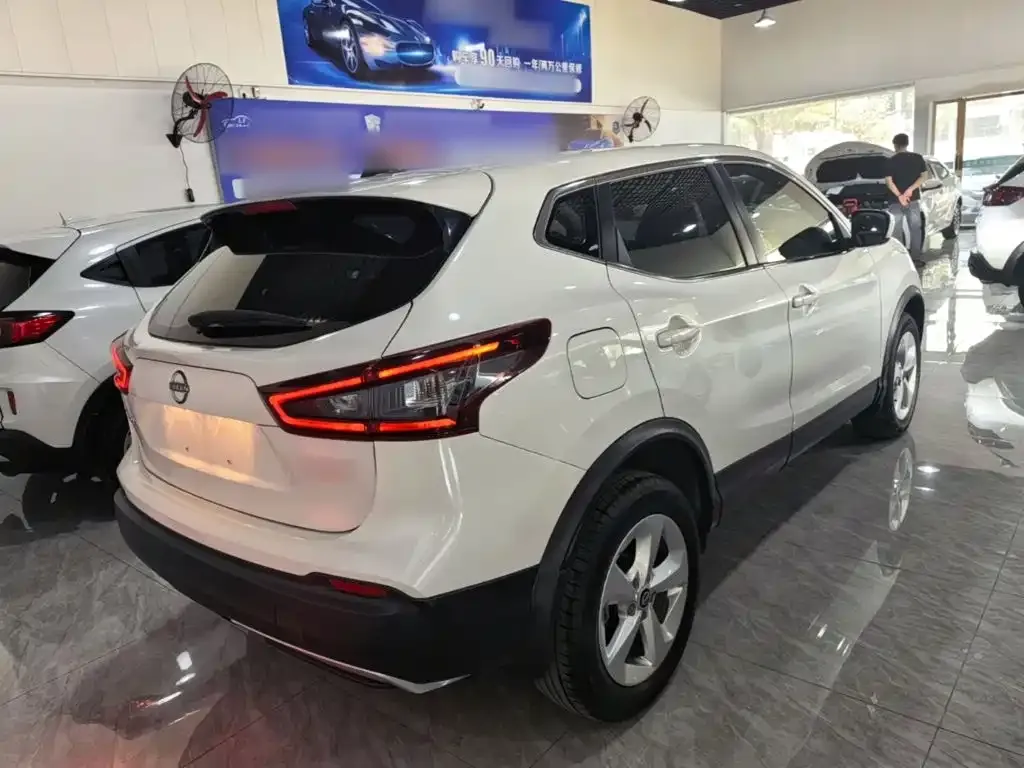 Nissan Qashqai — фото 10