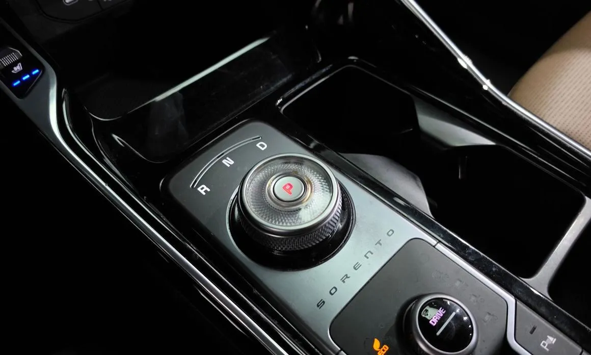 Kia Sorento — фото 3