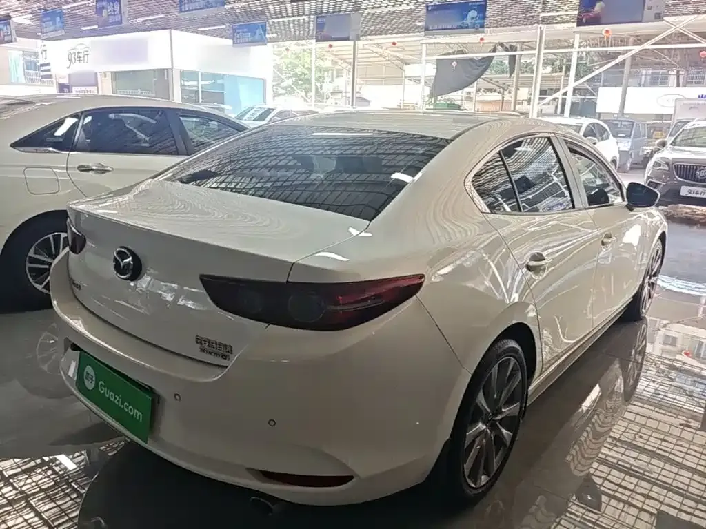 Mazda 3 Axela — фото 10