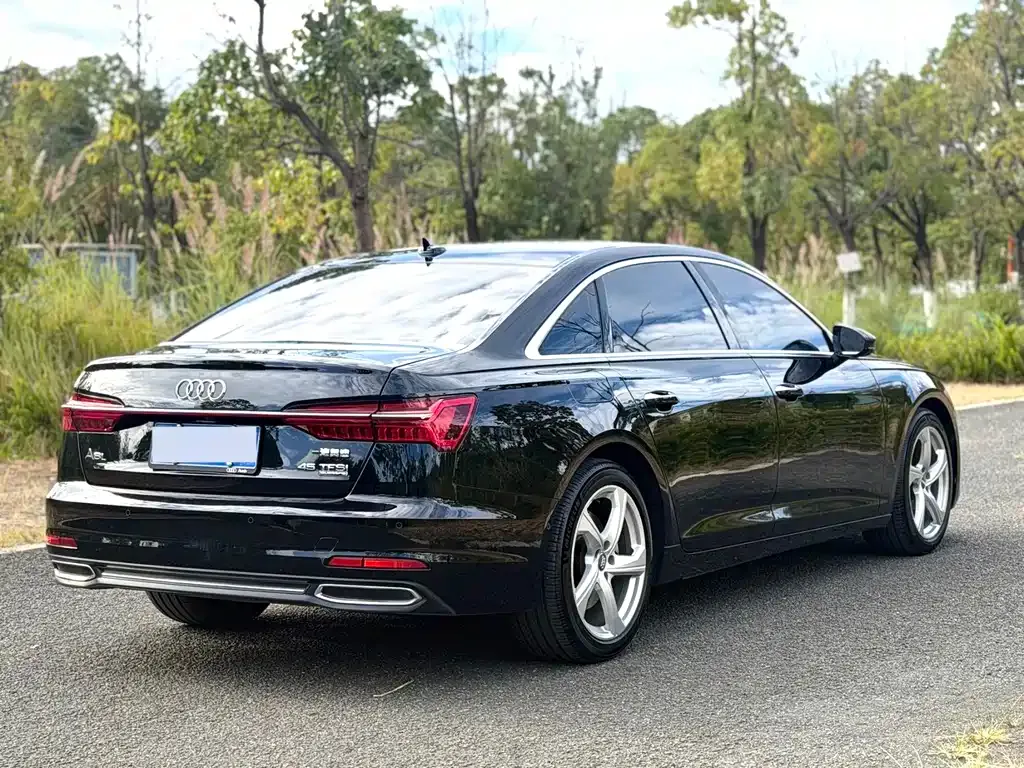 Audi A6L — фото 6