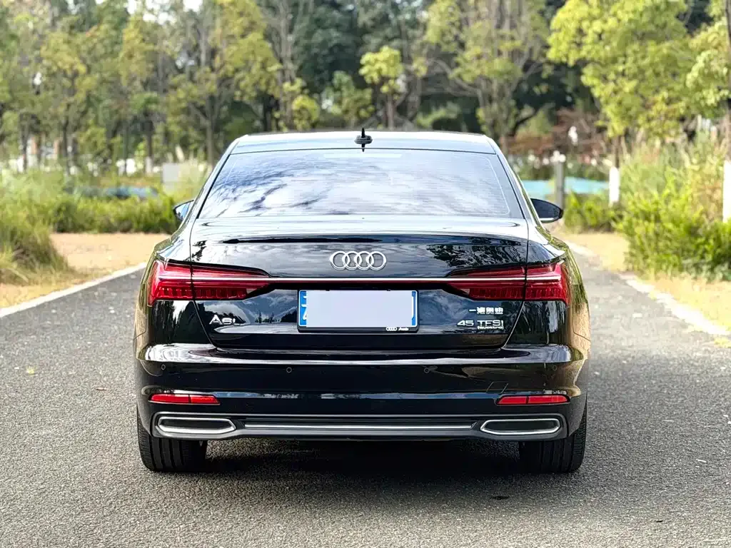 Audi A6L — фото 10