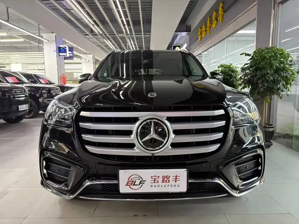 Mercedes-Benz GLS — фото 6