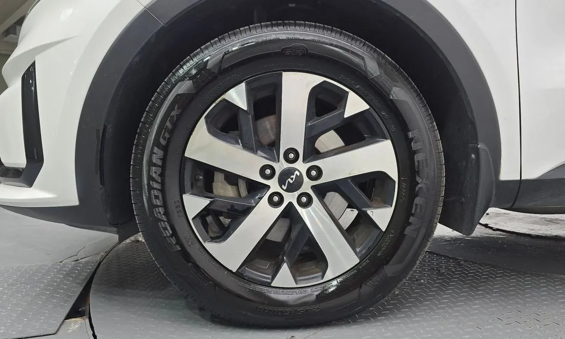 Kia Sorento — фото 10