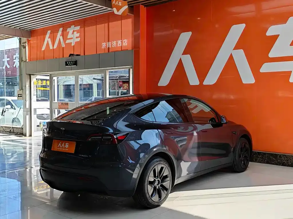 Tesla Model Y — фото 3