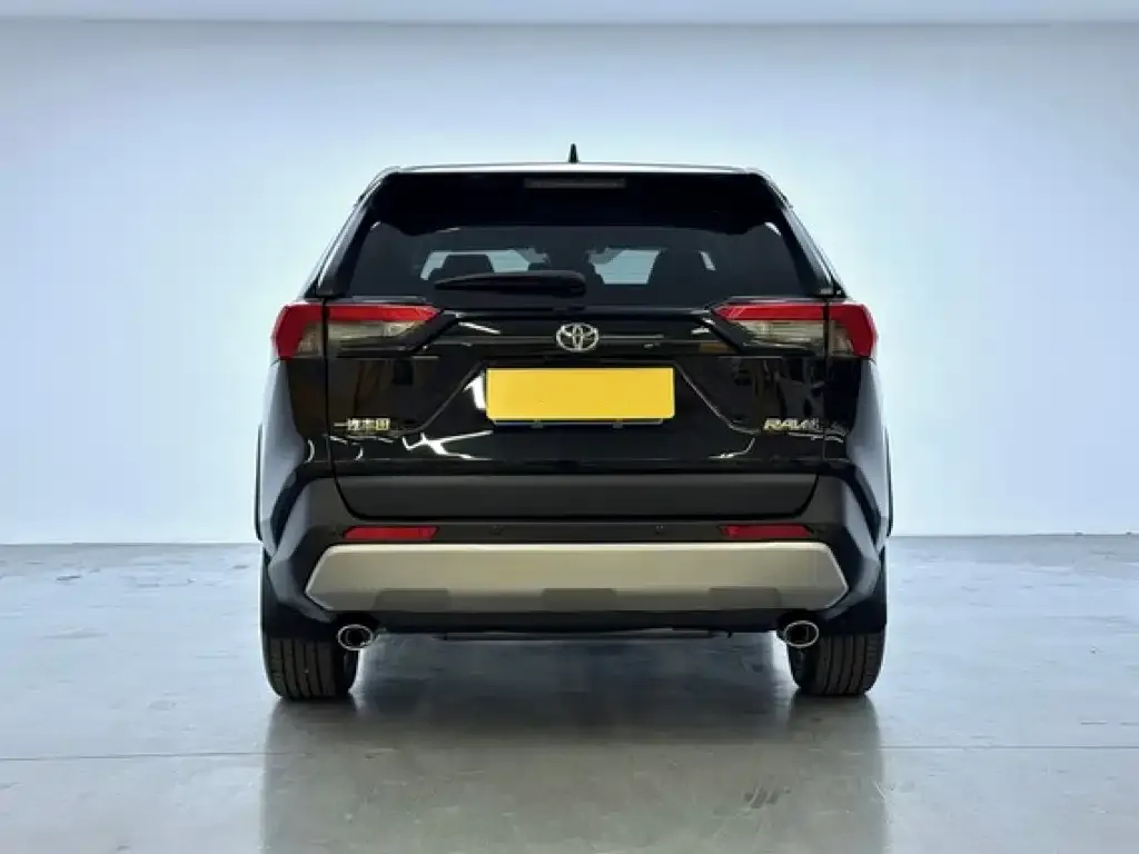 Toyota RAV4 — фото 8