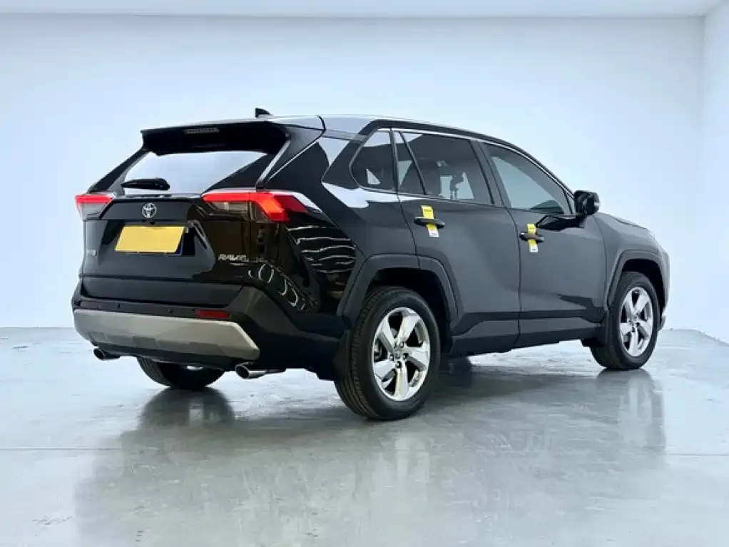 Toyota RAV4 — фото 3