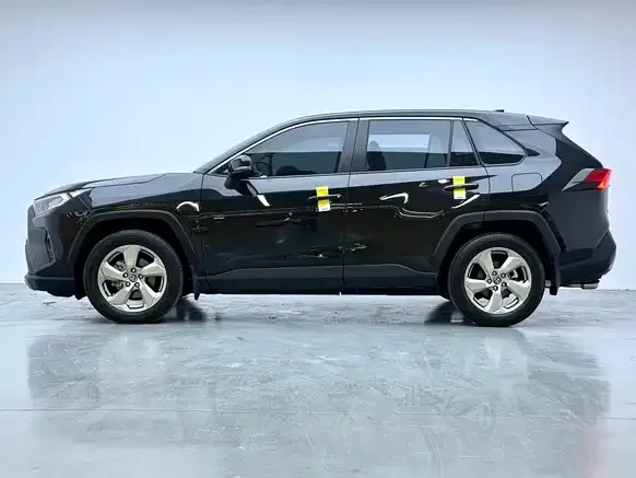 Toyota RAV4 — фото 10