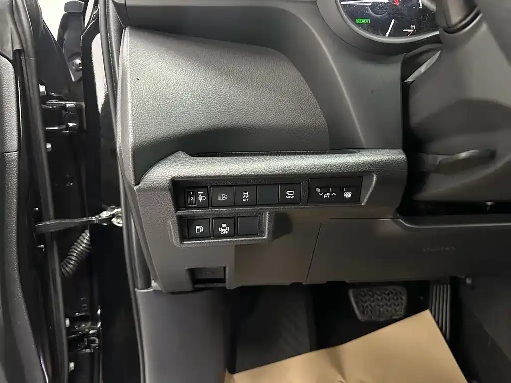 Toyota Sienna — фото 8