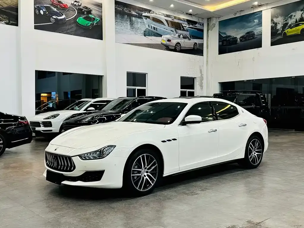Maserati Ghibli — фото 1