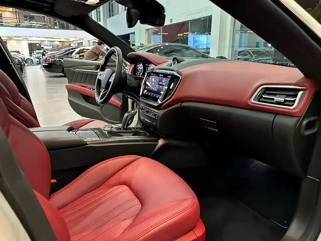 Maserati Ghibli — фото 4
